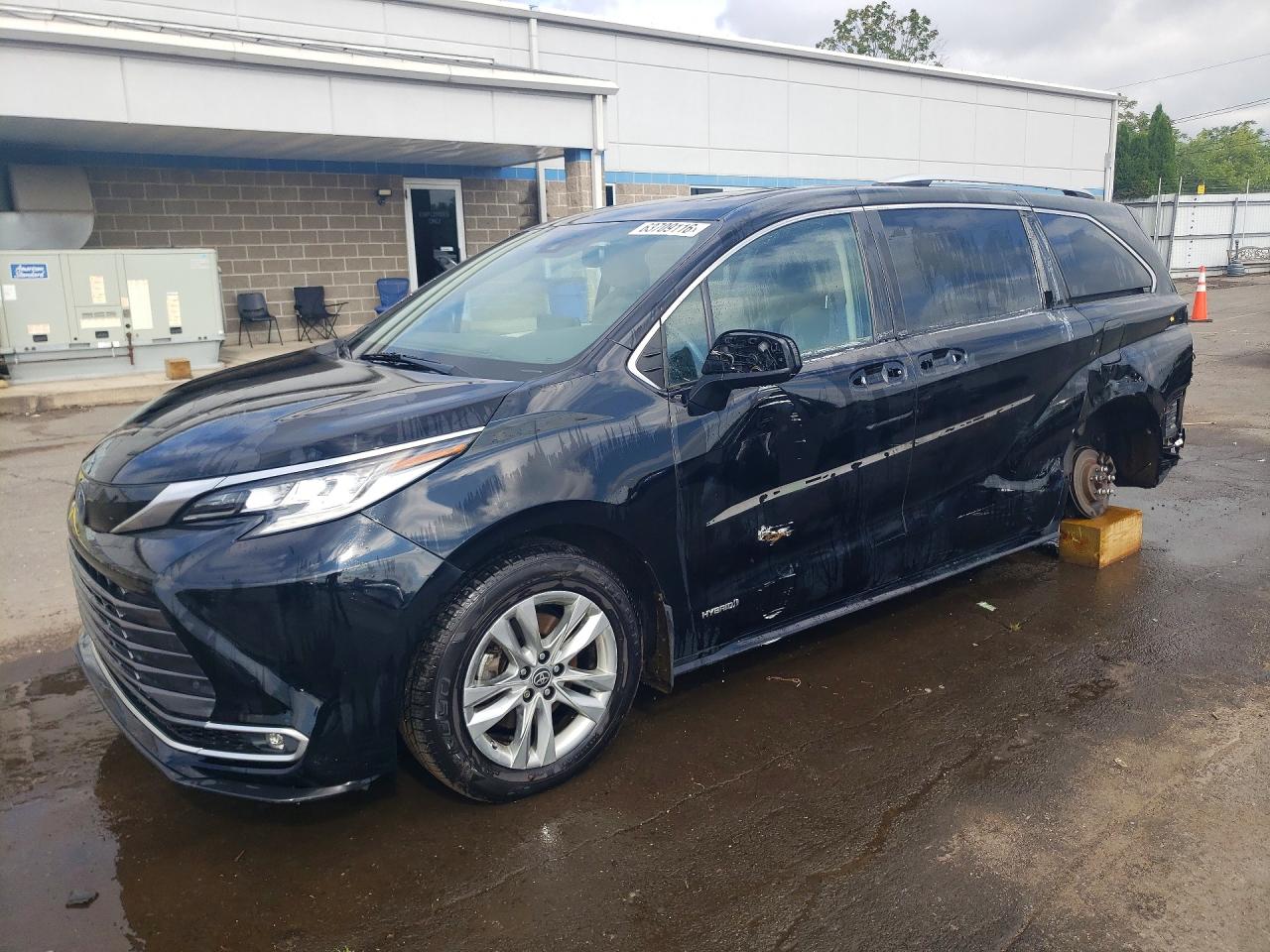 2021 TOYOTA SIENNA LIMITED 7-PASSENGER