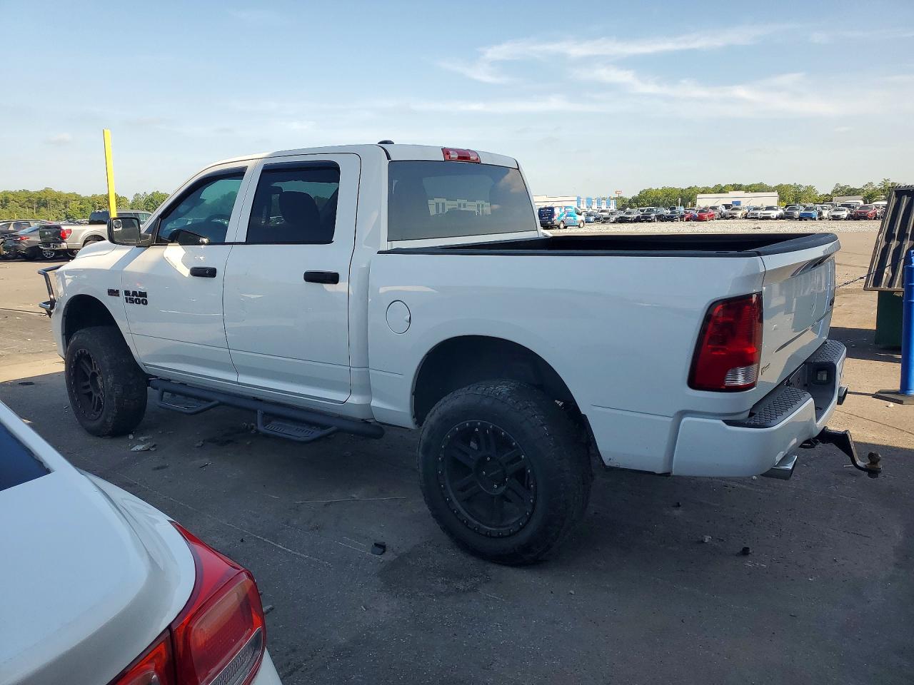 2018 RAM 1500 ST — снимка 2