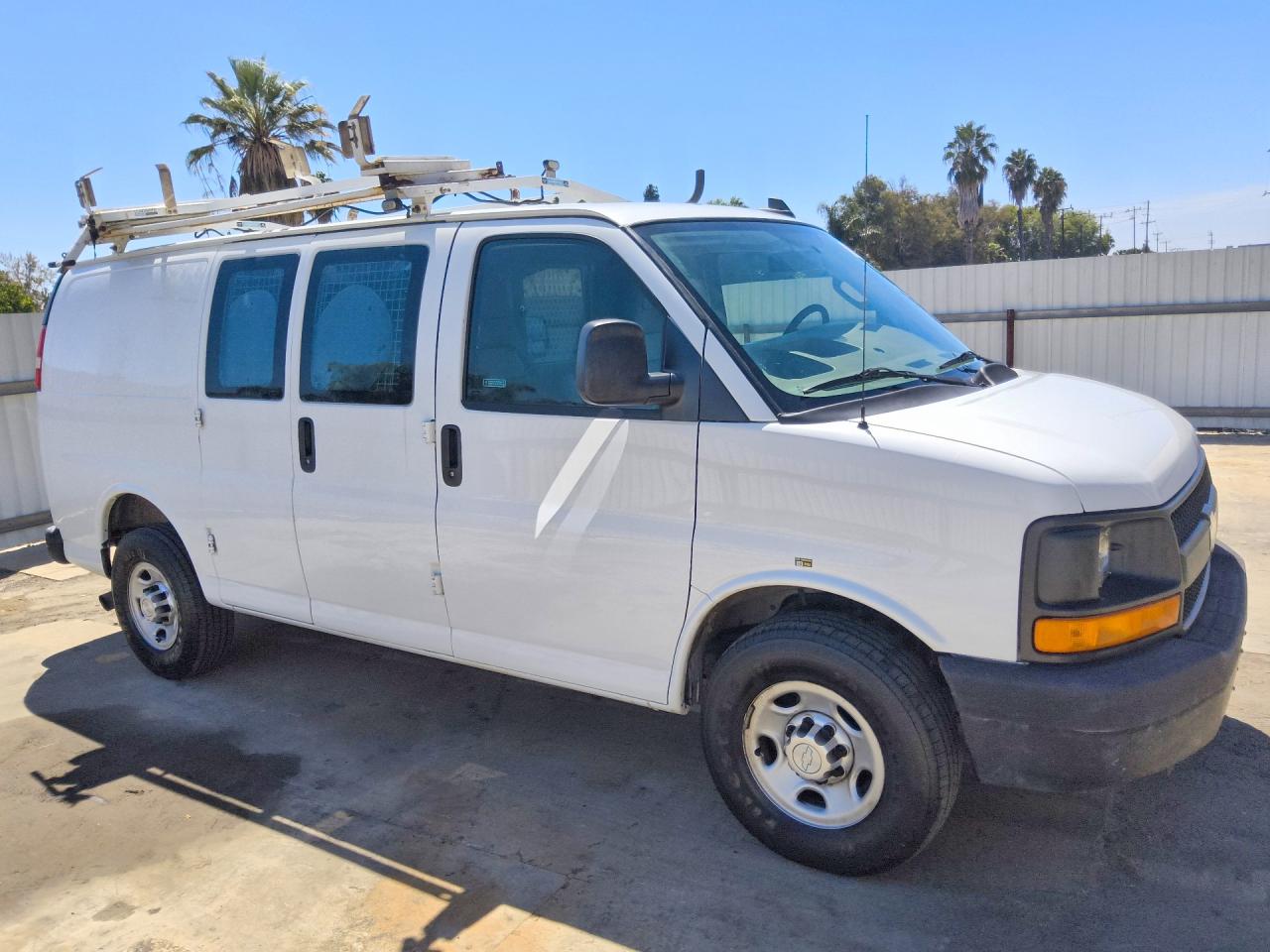 2016 CHEVROLET EXPRESS G2500 — снимка 4