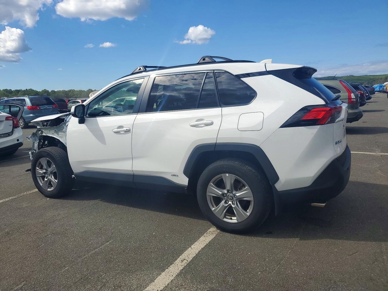 2024 TOYOTA RAV4 HYBRID XLE — снимка 2