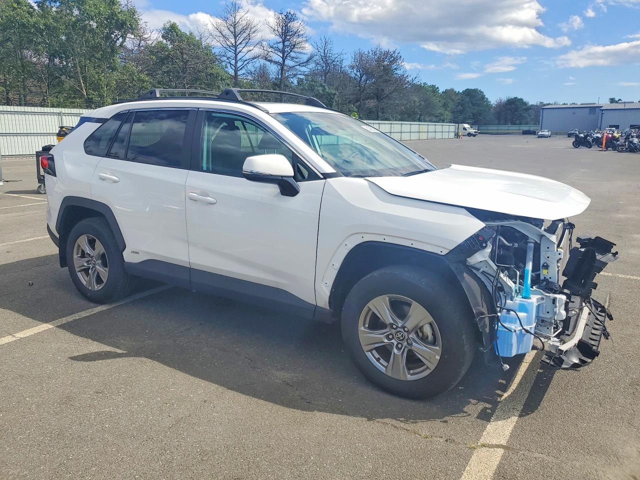 2024 TOYOTA RAV4 HYBRID XLE — снимка 4