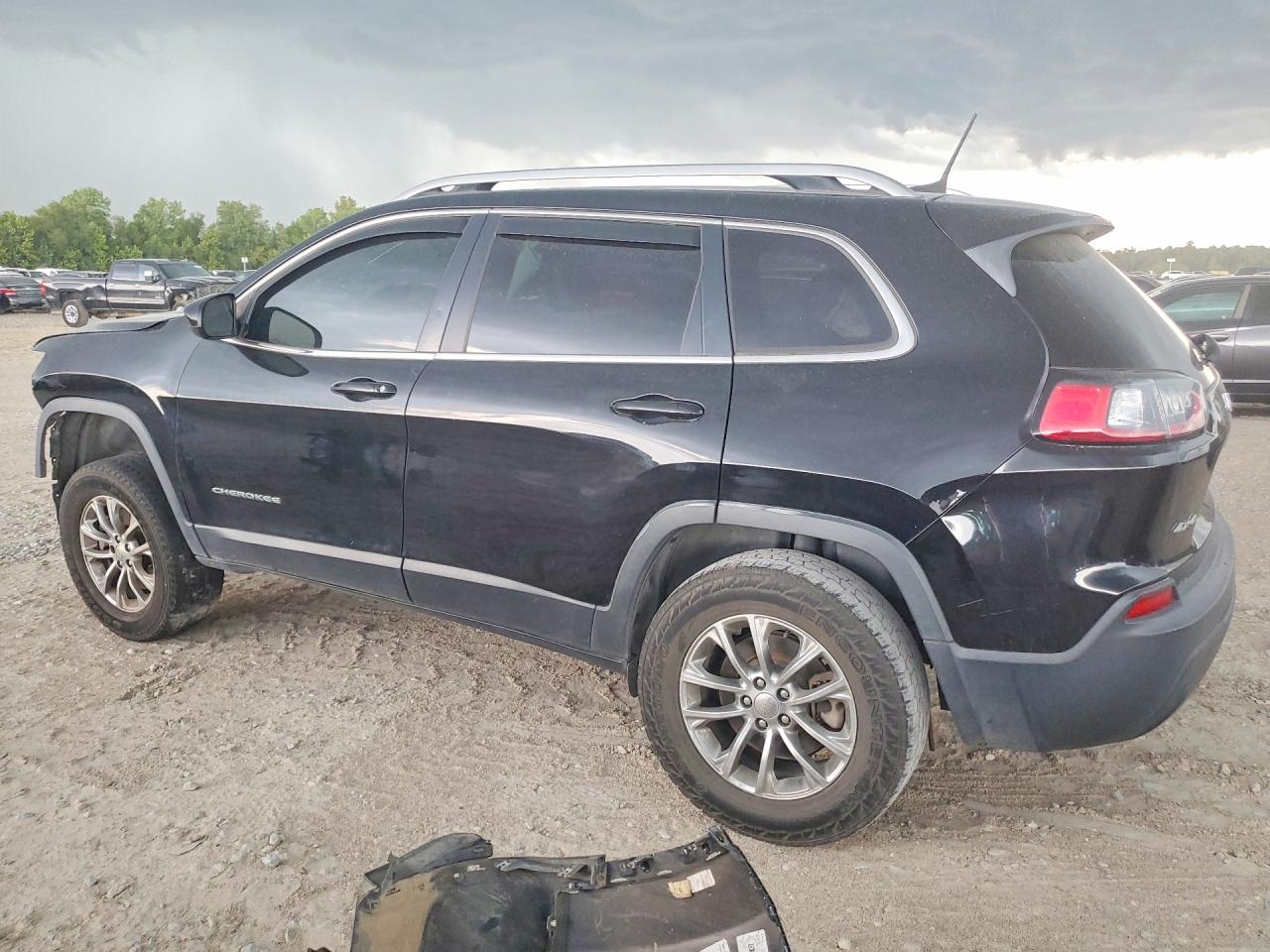2019 JEEP CHEROKEE LATITUDE PLUS — photo 2