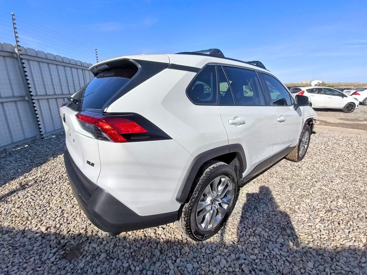 2025 TOYOTA RAV4 XLE PREMIUM — снимка 3