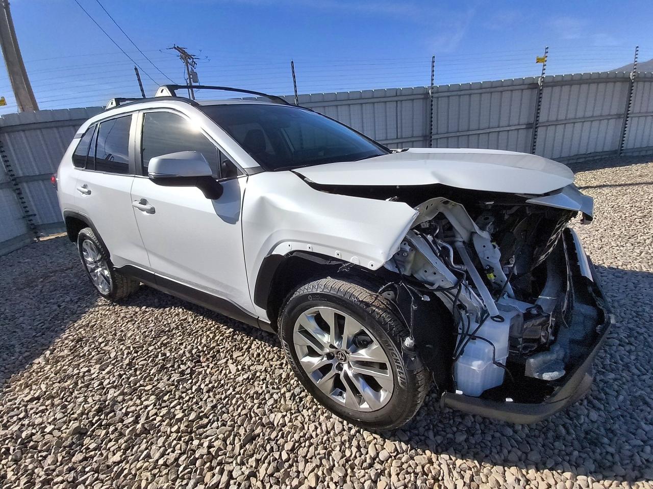 2025 TOYOTA RAV4 XLE PREMIUM — снимка 4