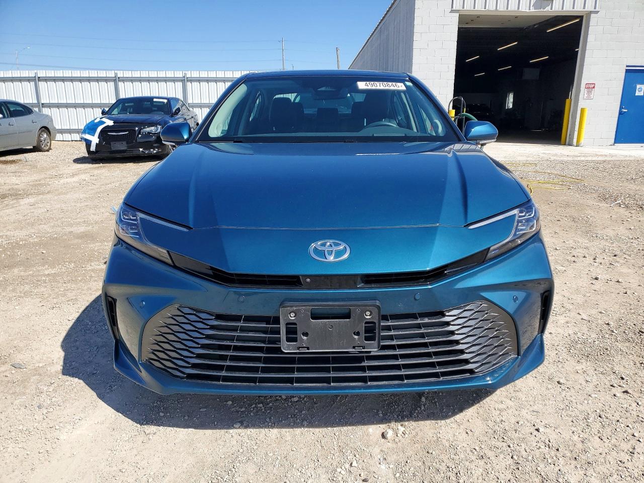 2025 TOYOTA CAMRY XLE — снимка 5
