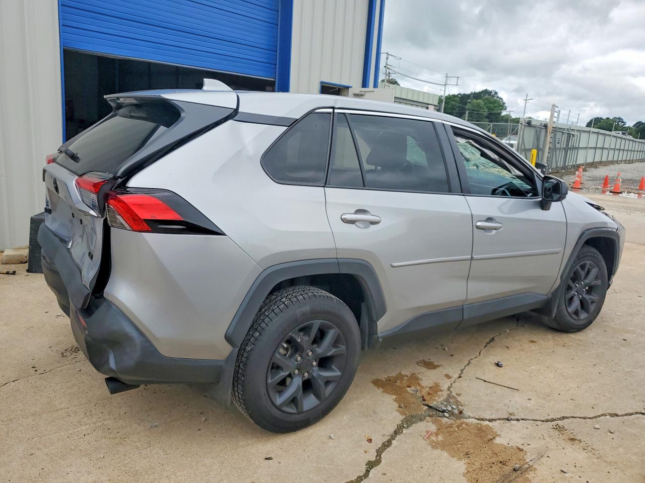2022 TOYOTA RAV4 LE — снимка 3