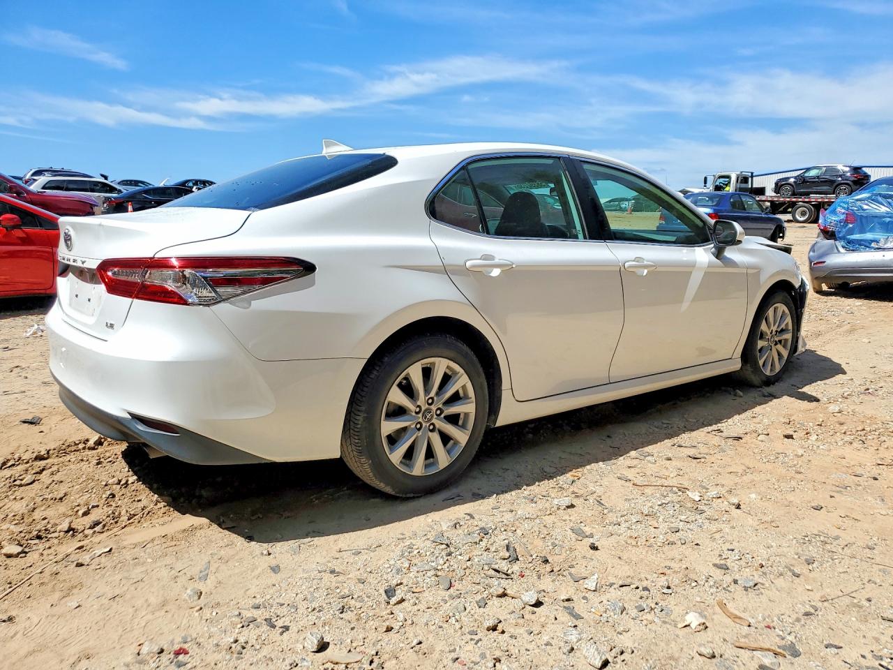 2019 TOYOTA CAMRY LE — снимка 3