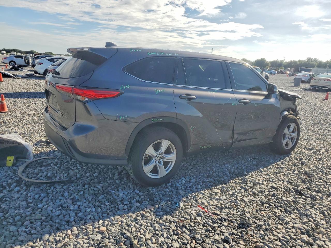 2022 TOYOTA HIGHLANDER L — снимка 3