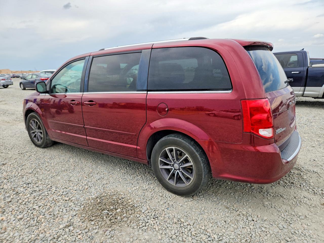 2017 DODGE GRAND CARAVAN SXT — снимка 2