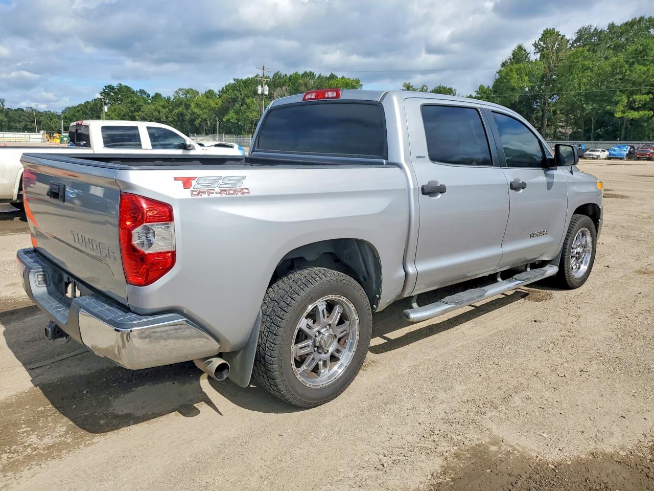 2015 TOYOTA TUNDRA CREWMAX SR5 — снимка 3