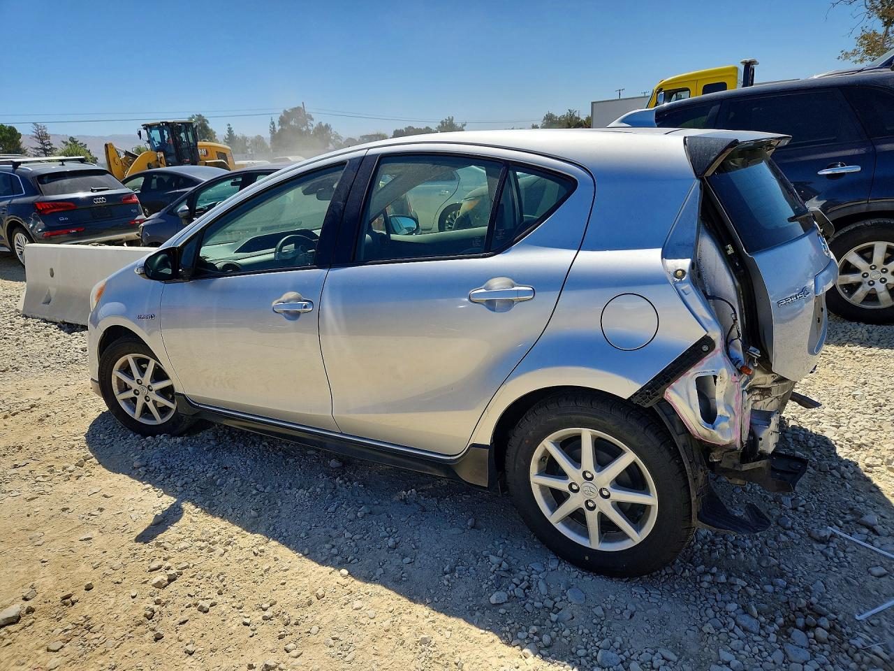 2017 TOYOTA PRIUS C ONE — снимка 2