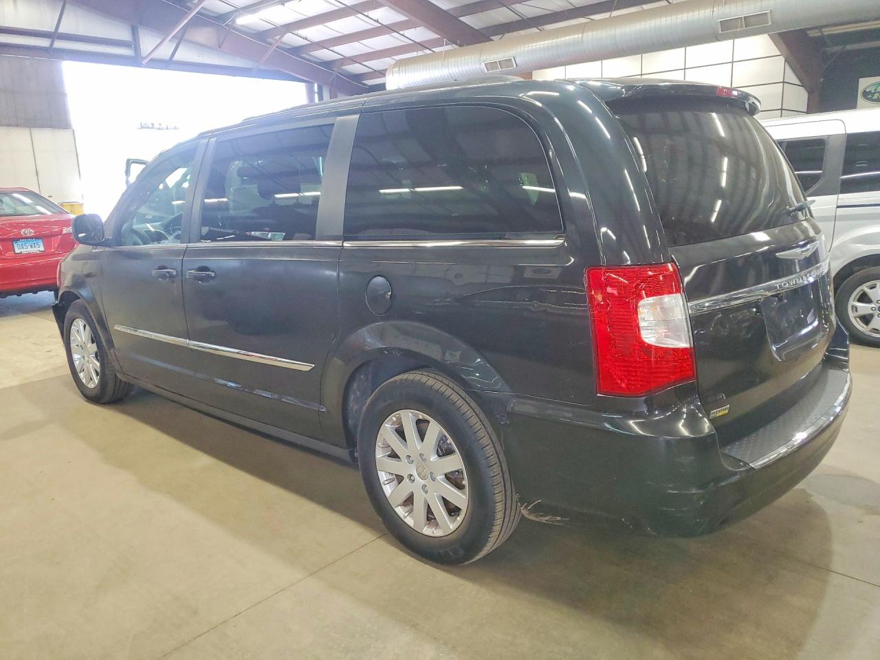 2016 CHRYSLER TOWN & COUNTRY TOURING — снимка 2