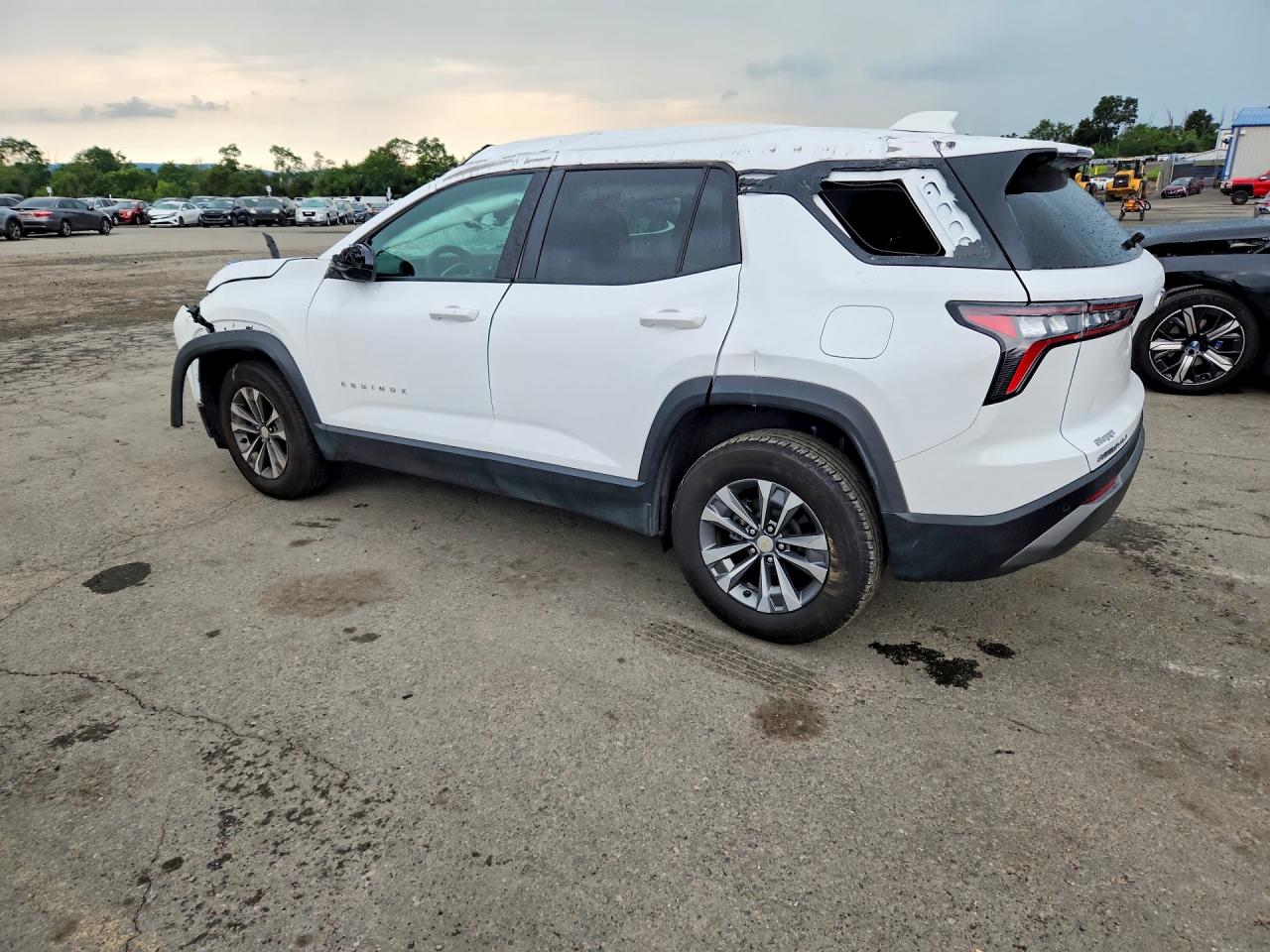 2025 CHEVROLET EQUINOX LT — снимка 2