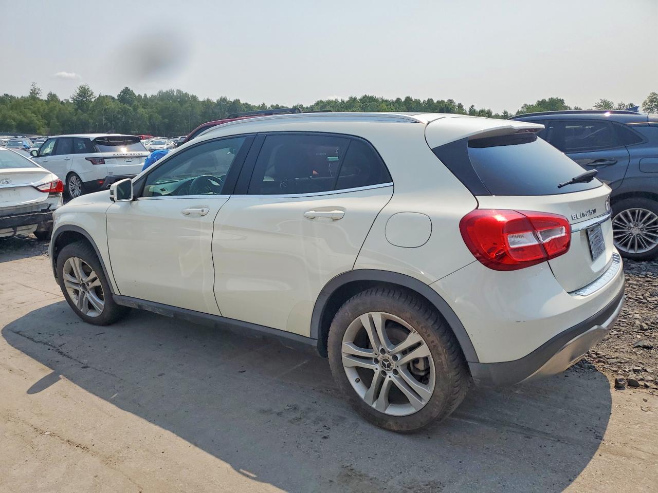 2018 MERCEDES-BENZ GLA 250 4MATIC — снимка 2