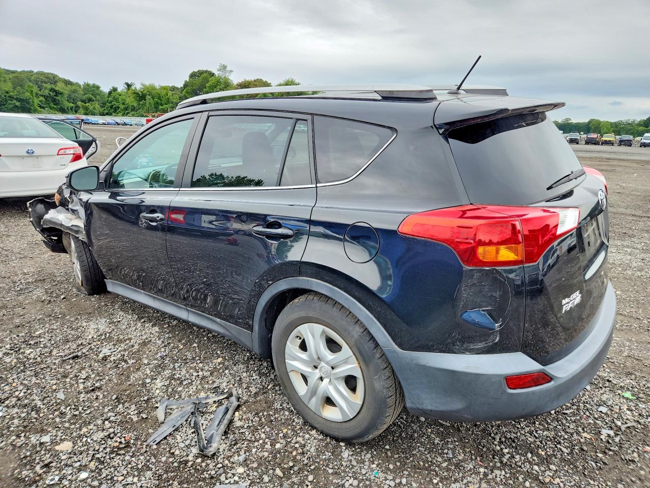 2015 TOYOTA RAV4 LE — снимка 2