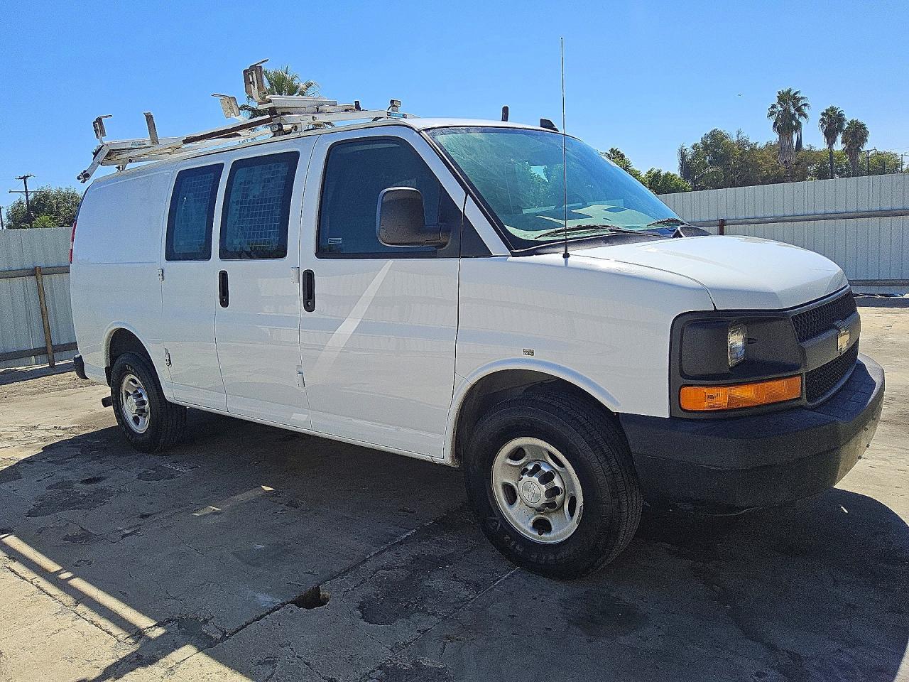 2016 CHEVROLET EXPRESS G2500 — снимка 4