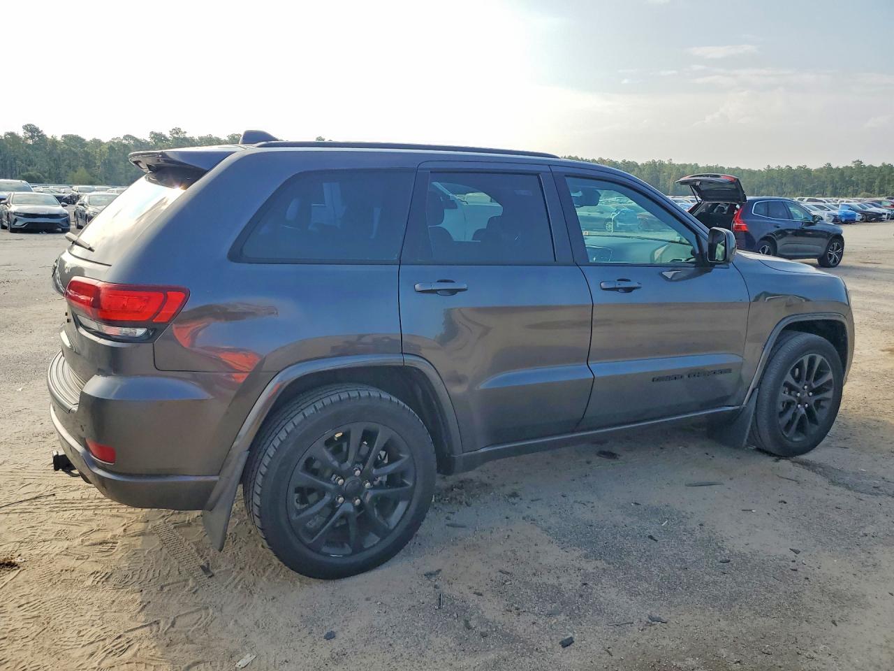2020 JEEP GRAND CHEROKEE LAREDO — снимка 3