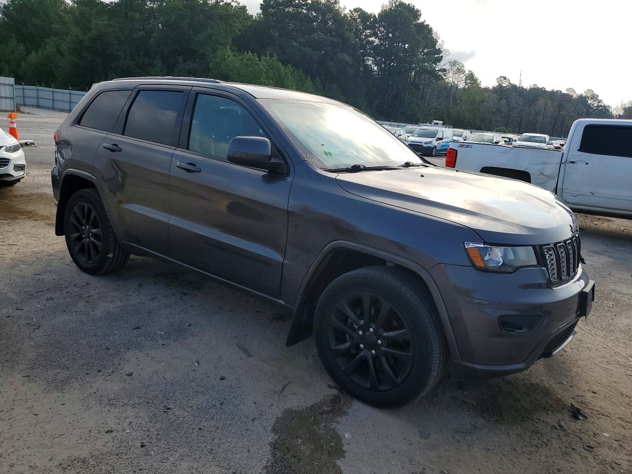 2020 JEEP GRAND CHEROKEE LAREDO — снимка 4