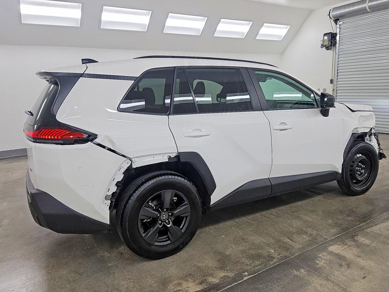 2026 TOYOTA RAV4 LE — снимка 3