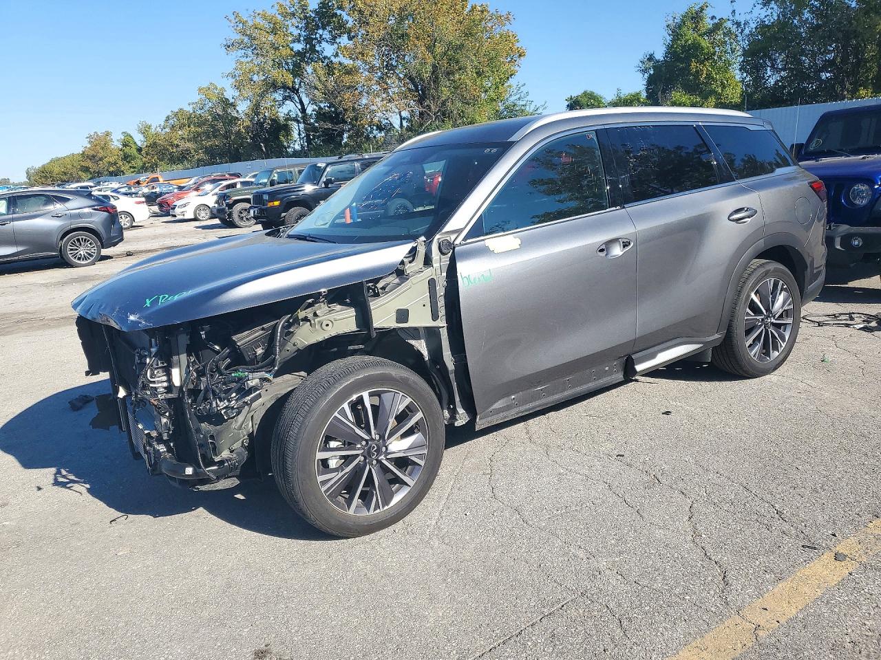 2026 INFINITI QX60 LUXE