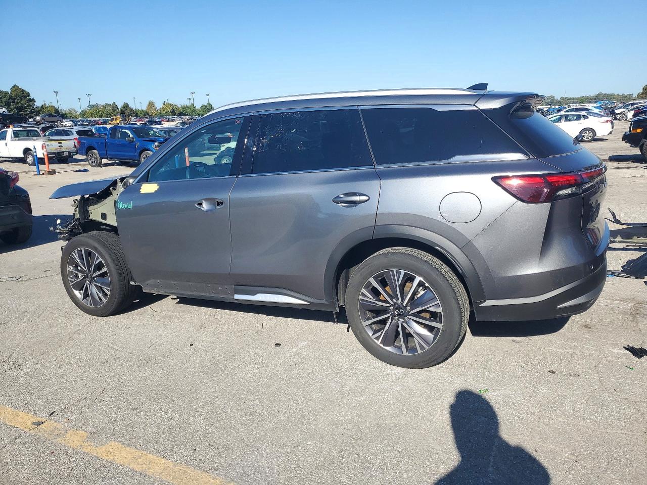 2026 INFINITI QX60 LUXE — снимка 2