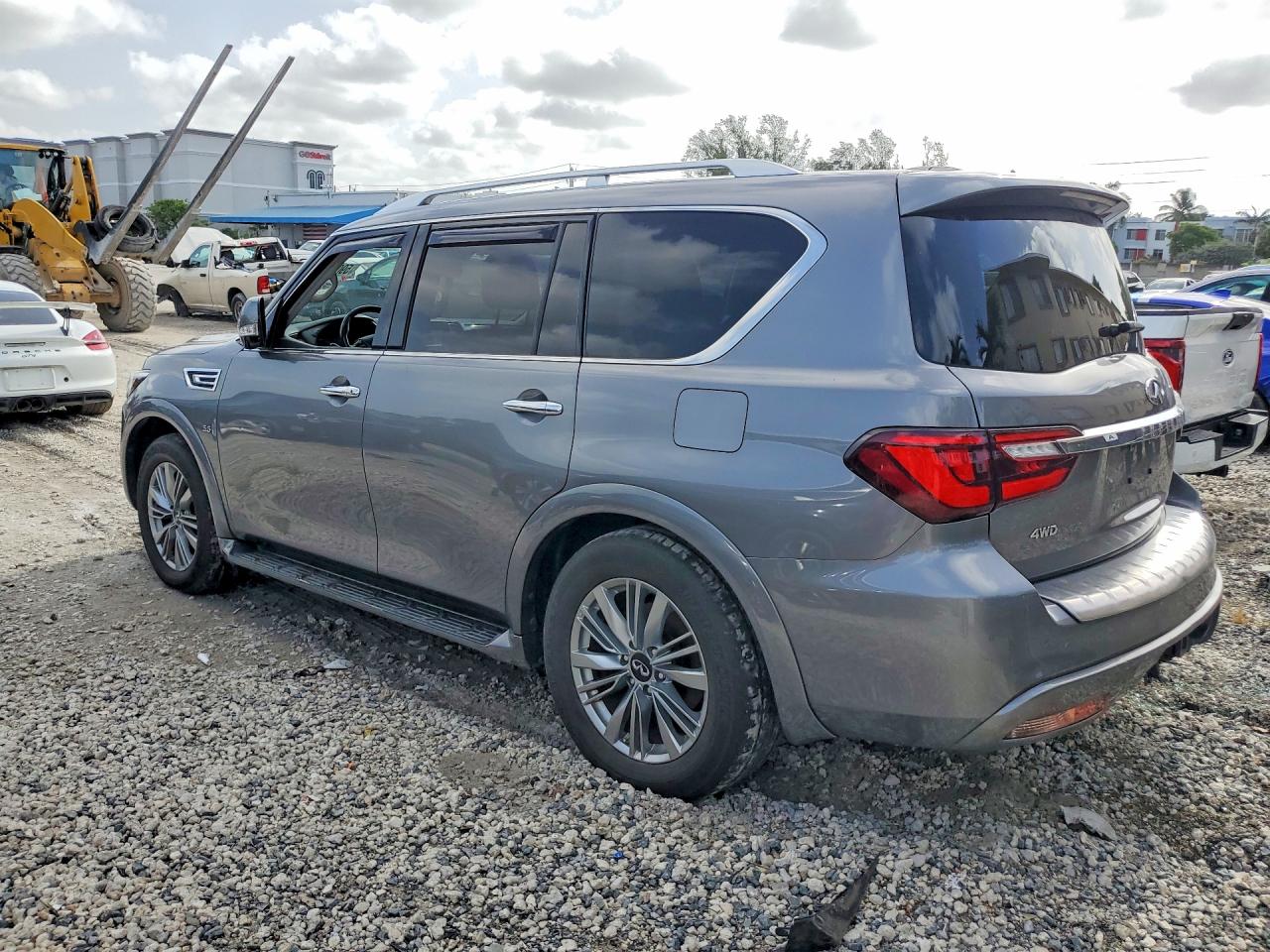 2020 INFINITI QX80 LUXE — снимка 2