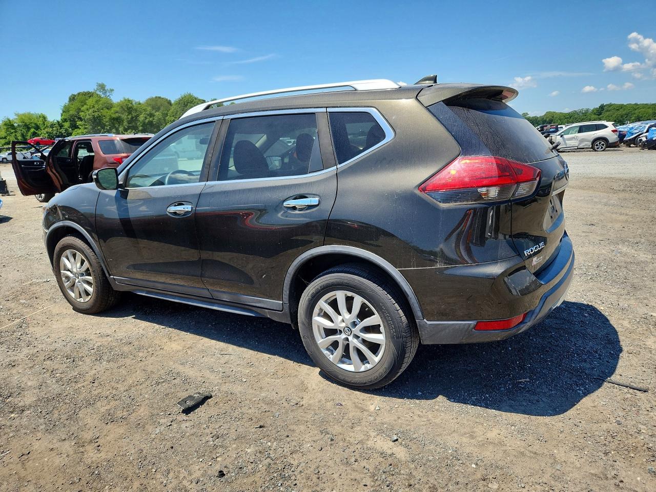 2017 NISSAN ROGUE SV — снимка 2