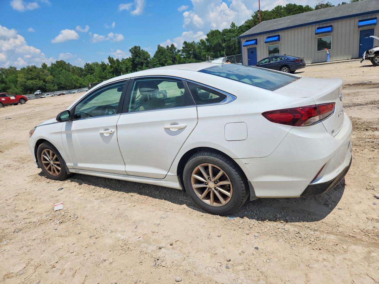 2019 HYUNDAI SONATA SE — снимка 2