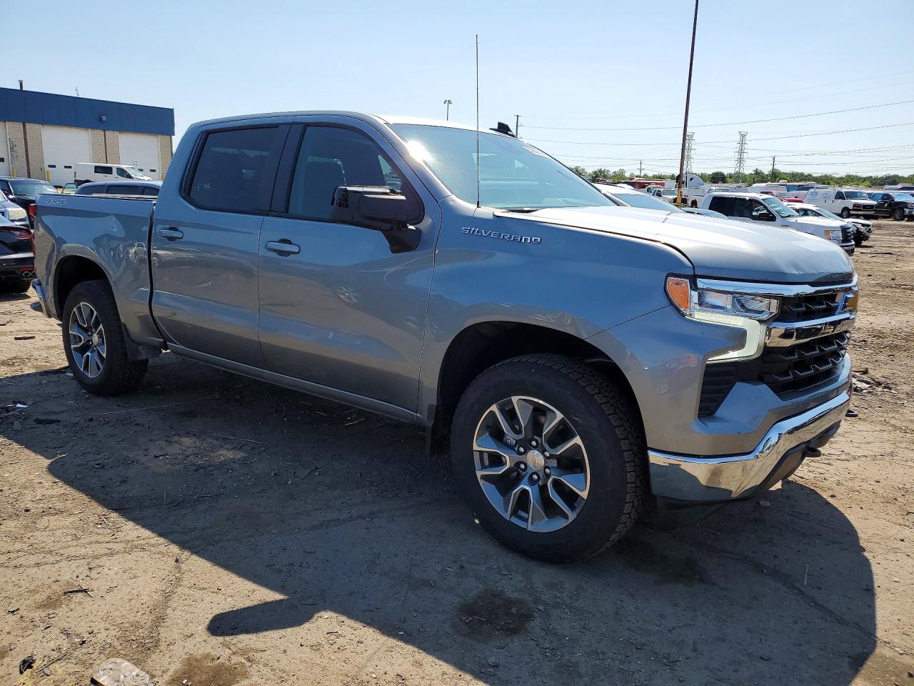 2026 CHEVROLET SILVERADO K1500 LT — снимка 4
