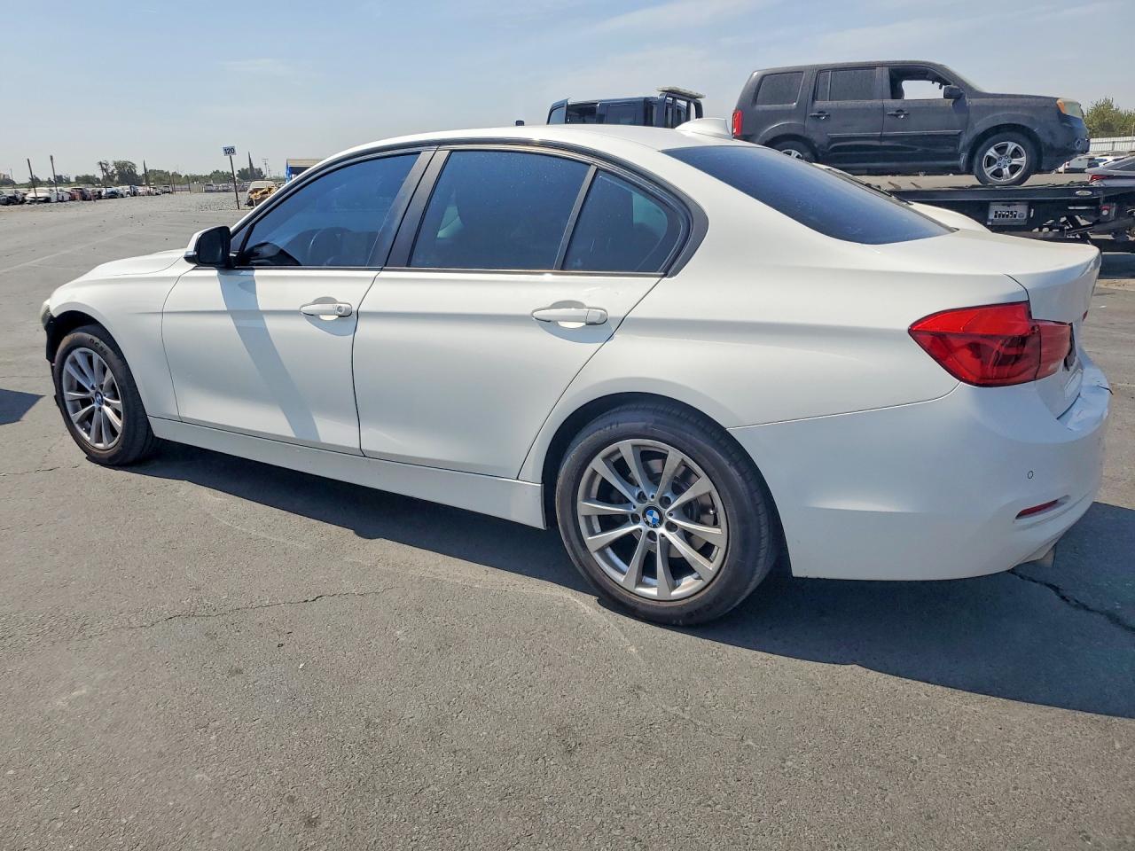 2016 BMW 320 I — снимка 2
