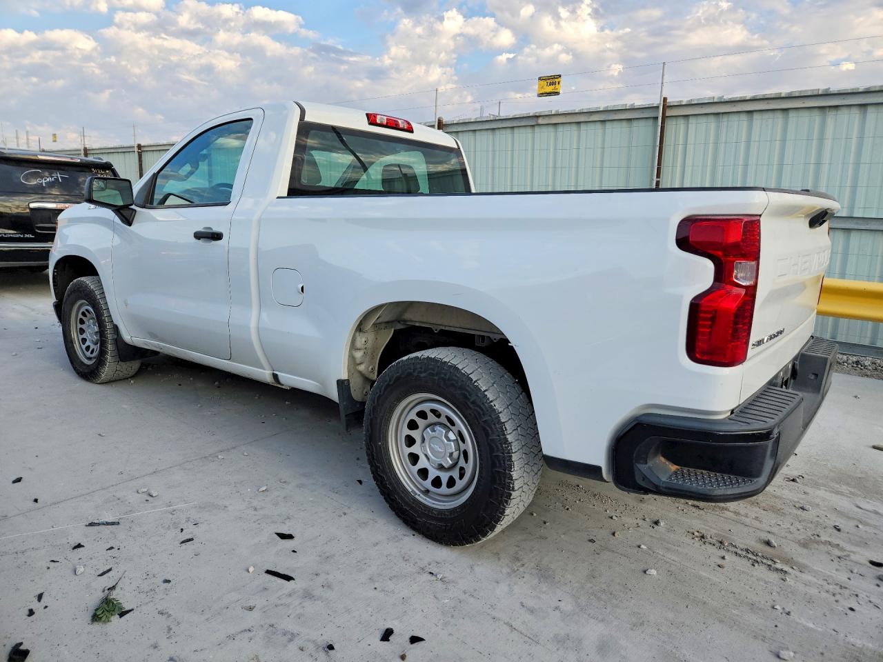 2023 CHEVROLET SILVERADO C1500 — снимка 2