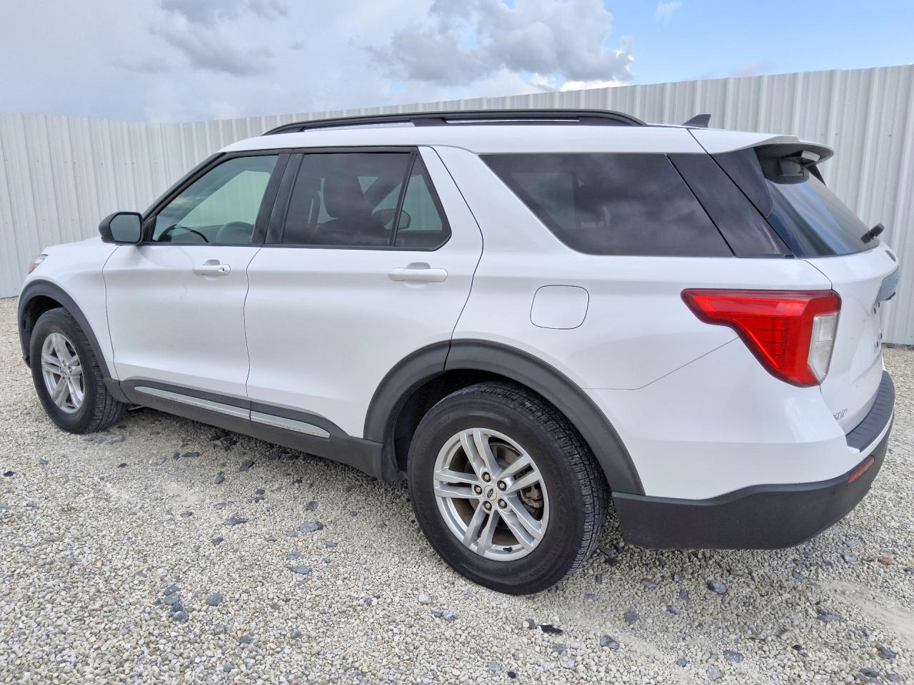 2021 FORD EXPLORER XLT — снимка 2