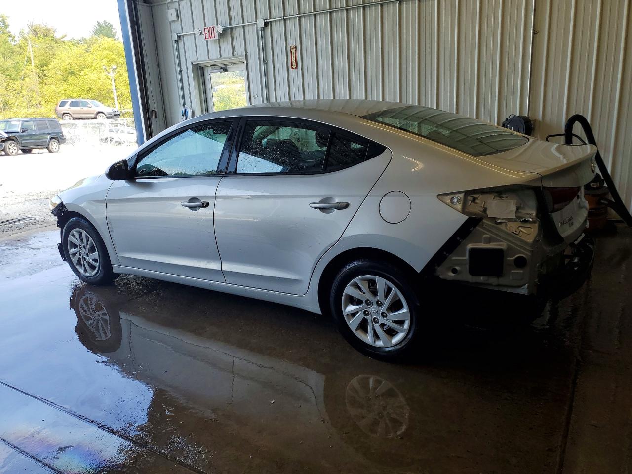 2018 HYUNDAI ELANTRA SE — снимка 2
