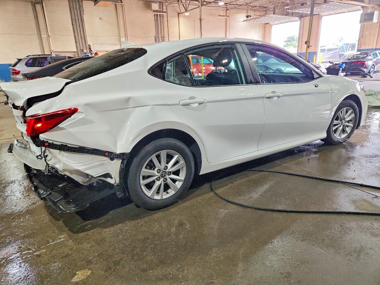 2026 TOYOTA CAMRY LE — снимка 3