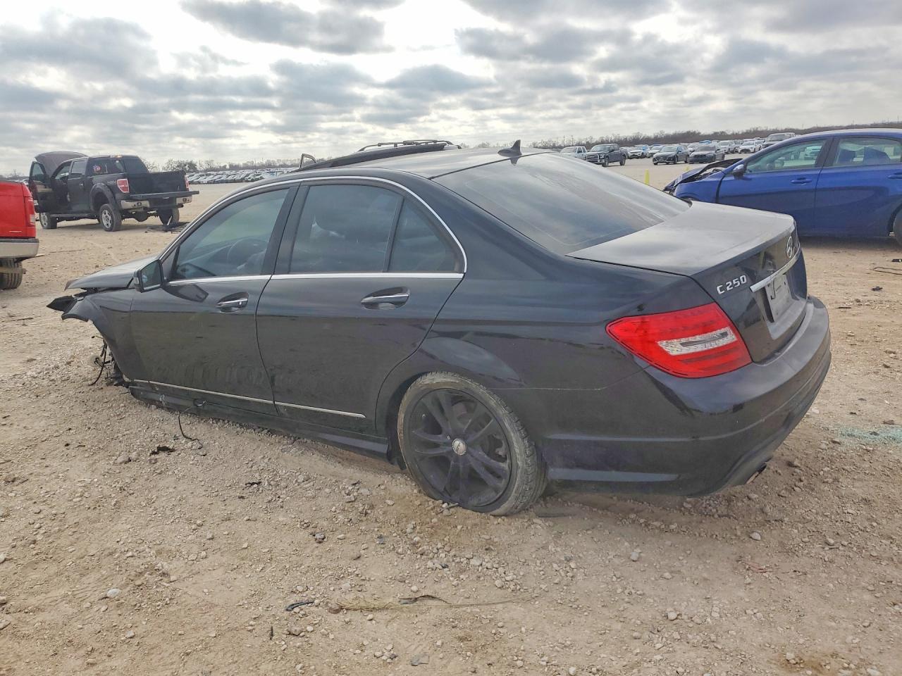 2013 MERCEDES-BENZ C 250 — снимка 2