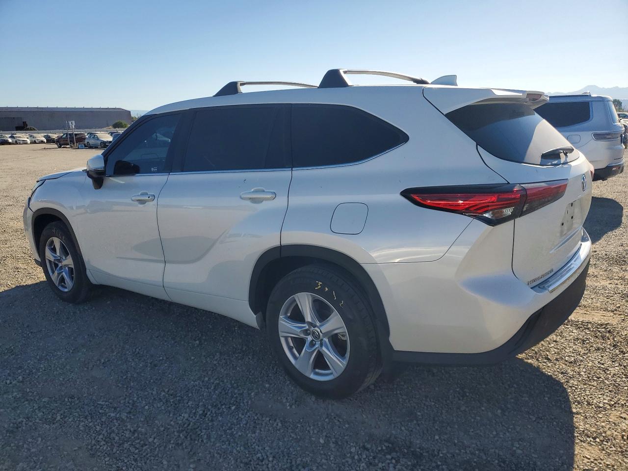2021 TOYOTA HIGHLANDER LE — снимка 2