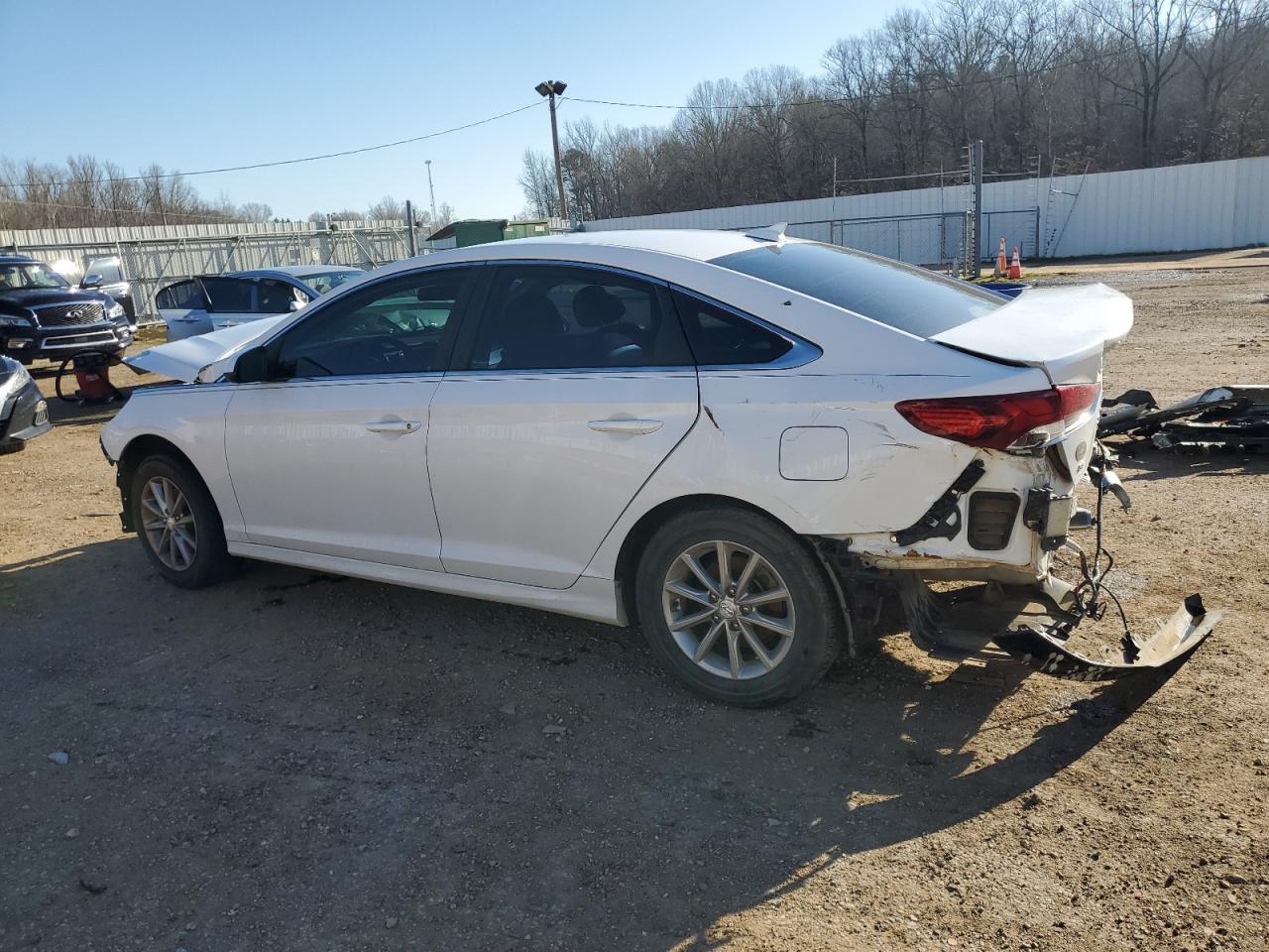 2019 HYUNDAI SONATA SE — снимка 2