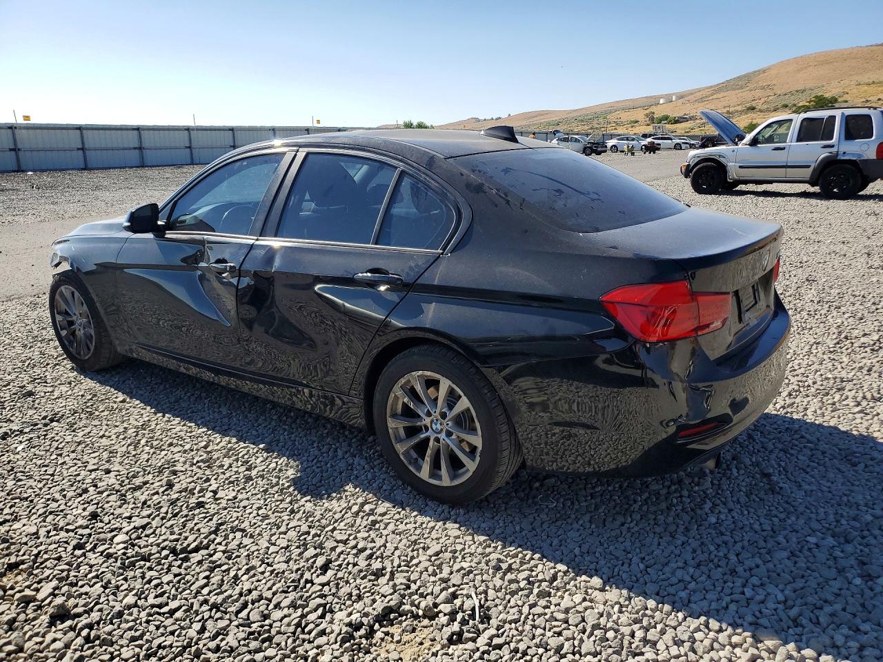 2017 BMW 320 I — снимка 2