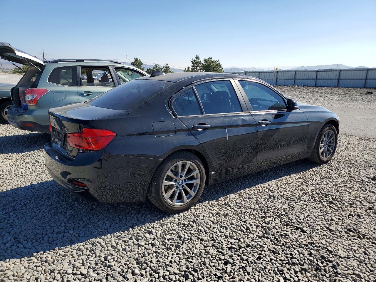 2017 BMW 320 I — снимка 3