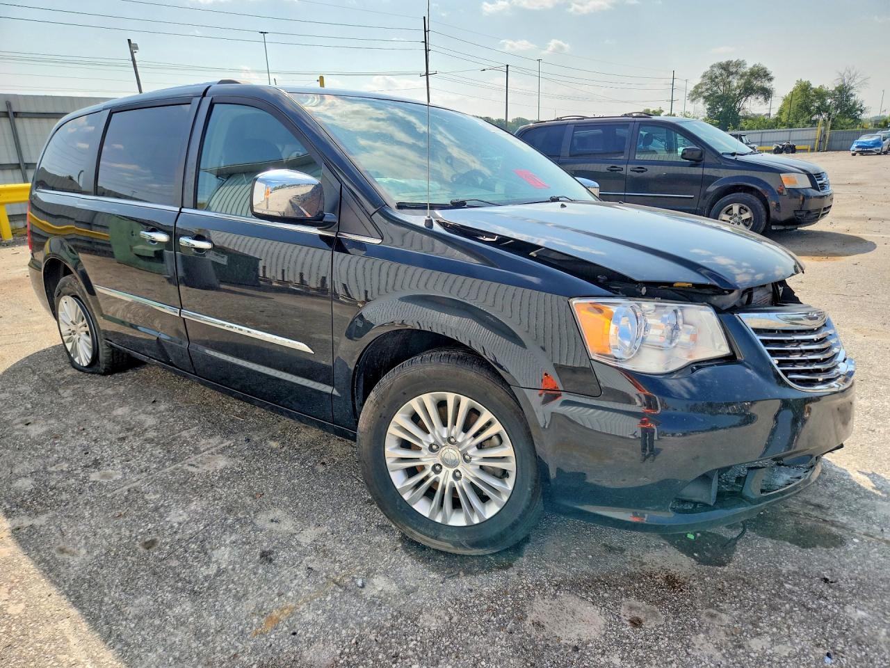 2016 CHRYSLER TOWN & COUNTRY LIMITED — снимка 4
