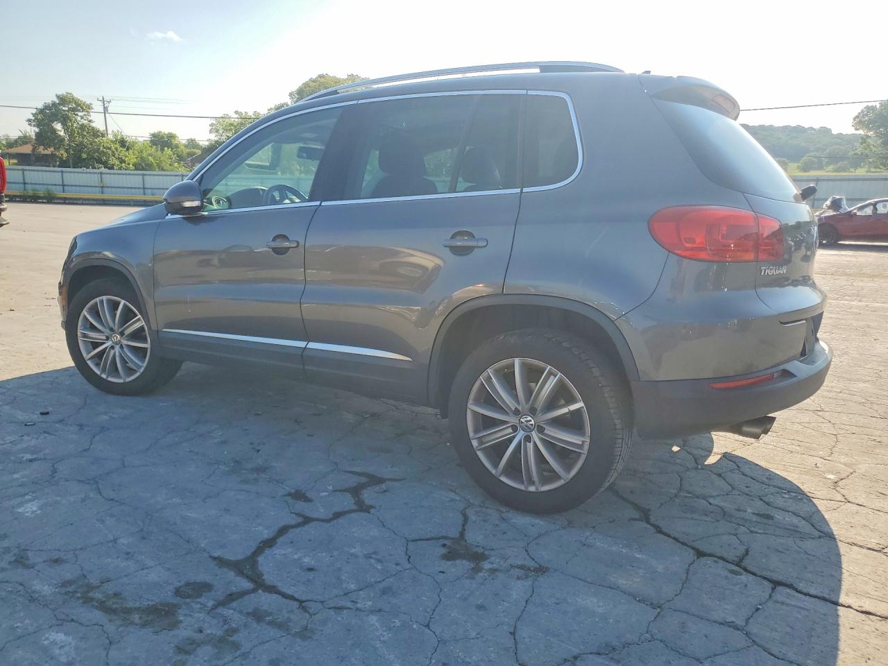 2015 VOLKSWAGEN TIGUAN S — снимка 2