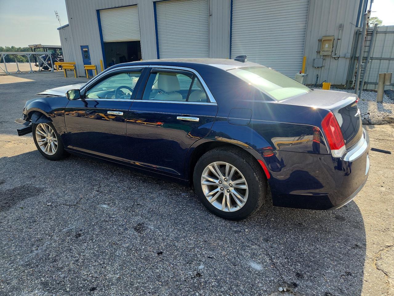 2016 CHRYSLER 300 LIMITED — снимка 2