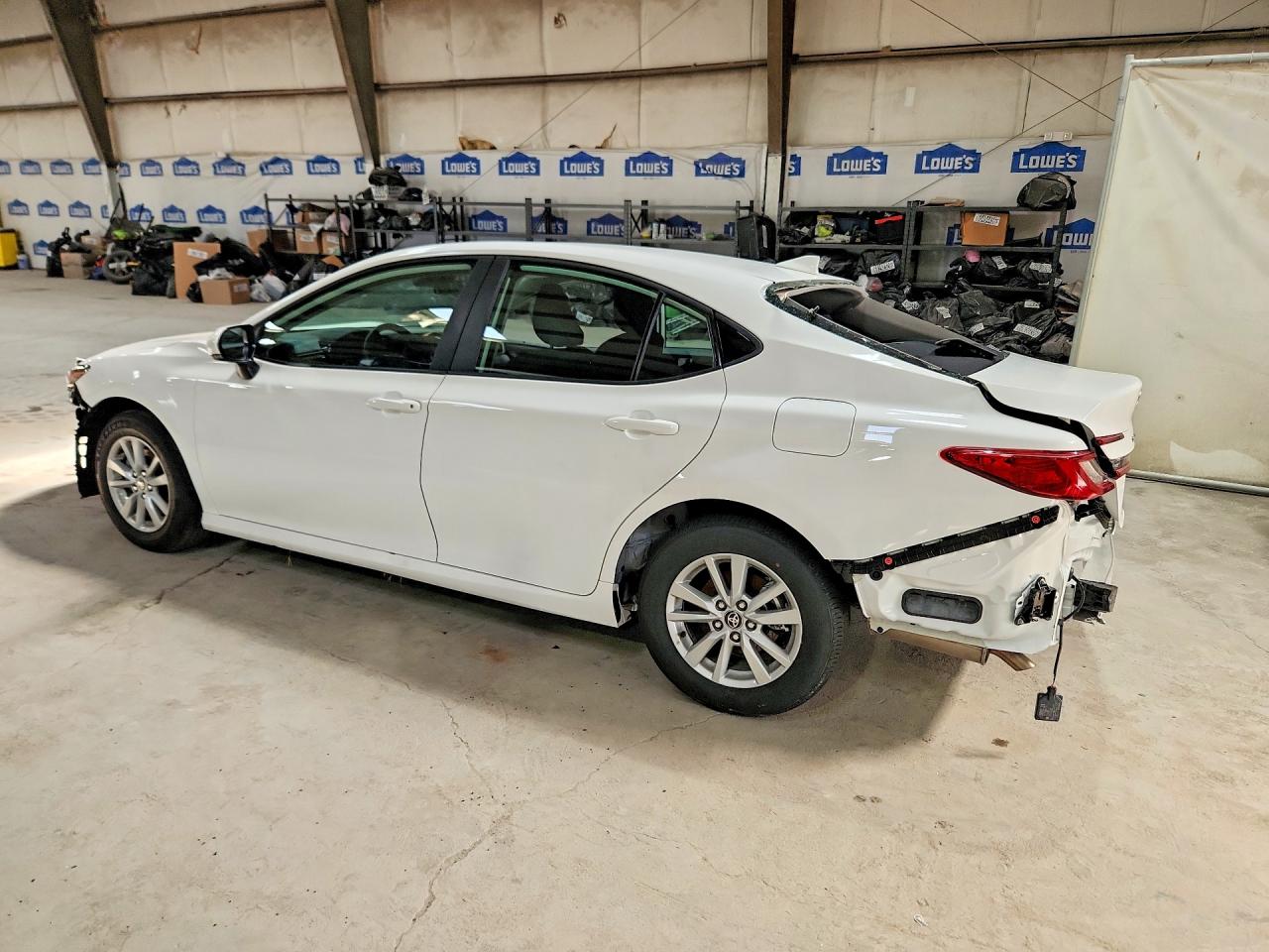 2026 TOYOTA CAMRY LE — снимка 2