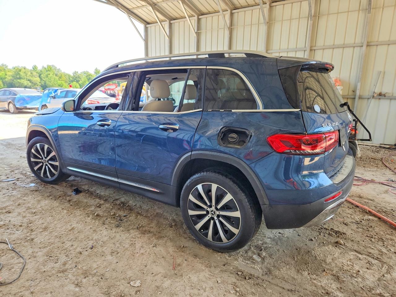2022 MERCEDES-BENZ GLB 250 4MATIC — снимка 2