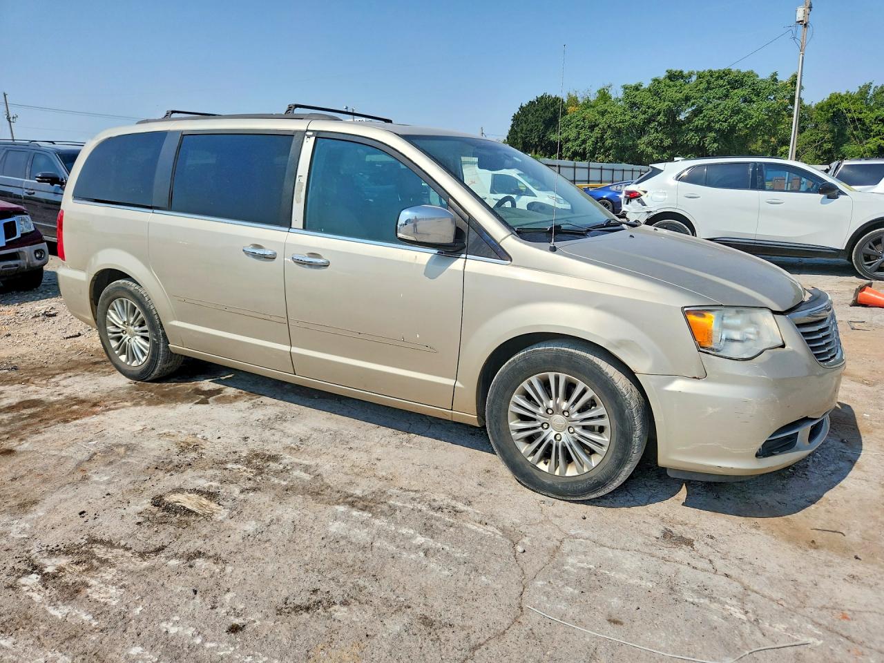 2016 CHRYSLER TOWN & COUNTRY TOURING L — снимка 4