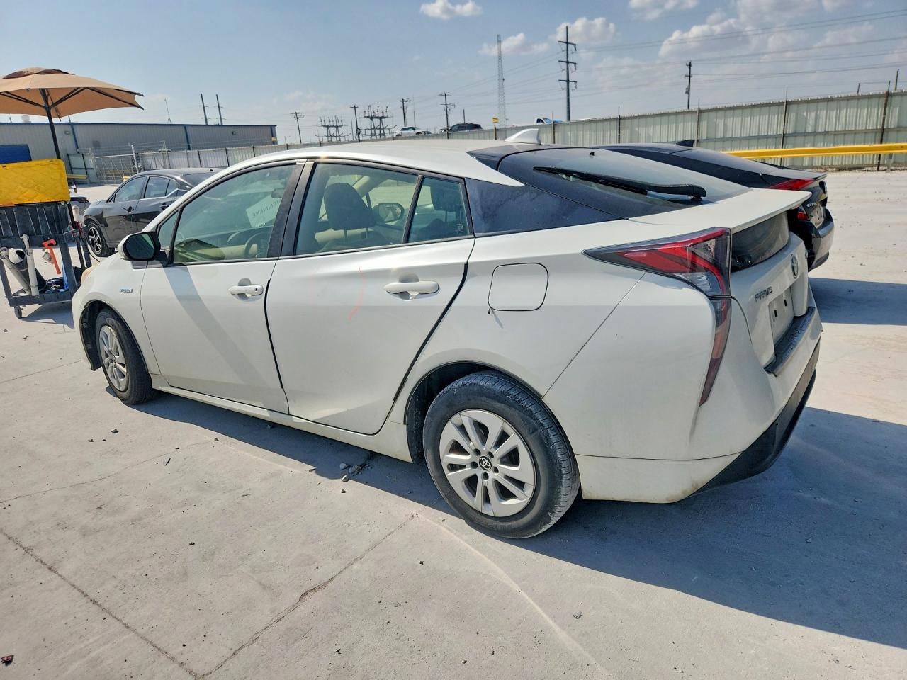 2016 TOYOTA PRIUS TWO — снимка 2