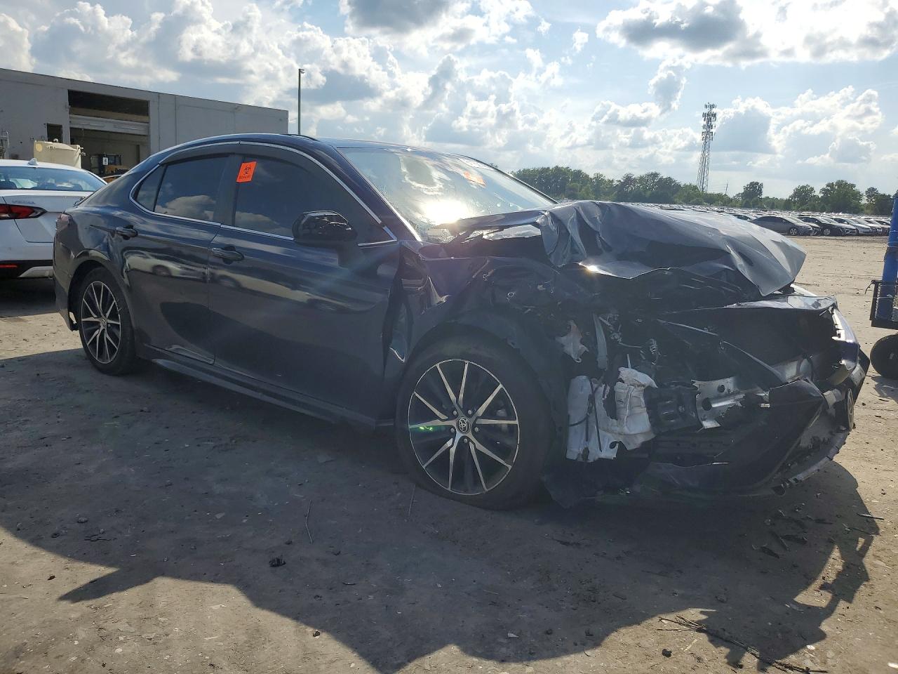 2021 TOYOTA CAMRY SE — снимка 4