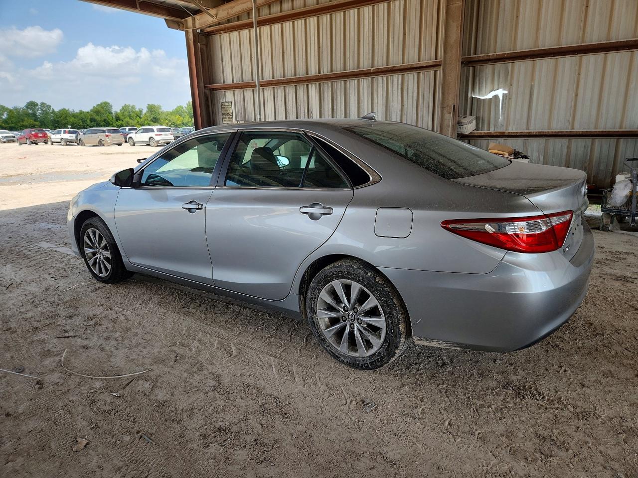 2016 TOYOTA CAMRY XLE — снимка 2
