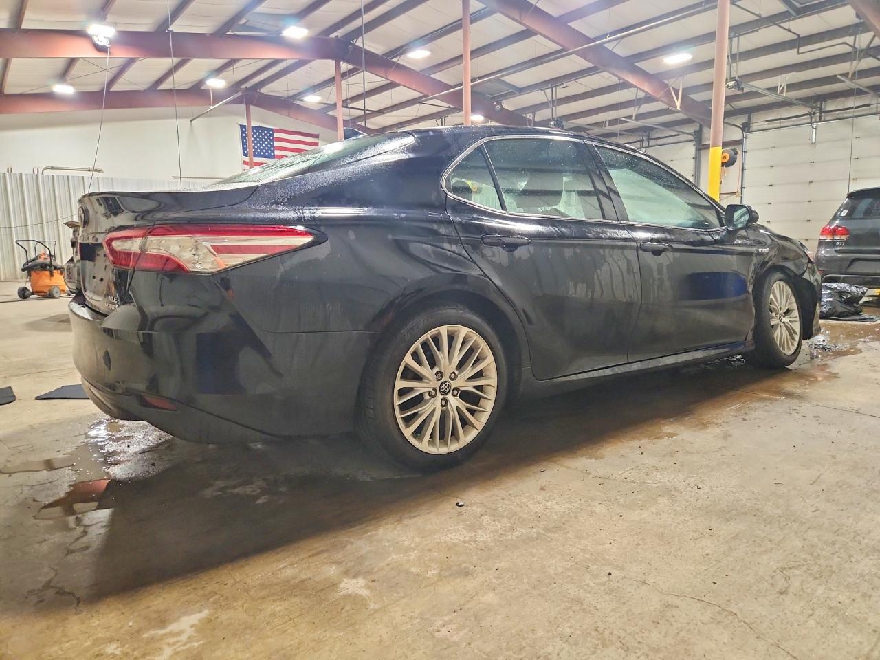2019 TOYOTA CAMRY HYBRID XLE — снимка 3