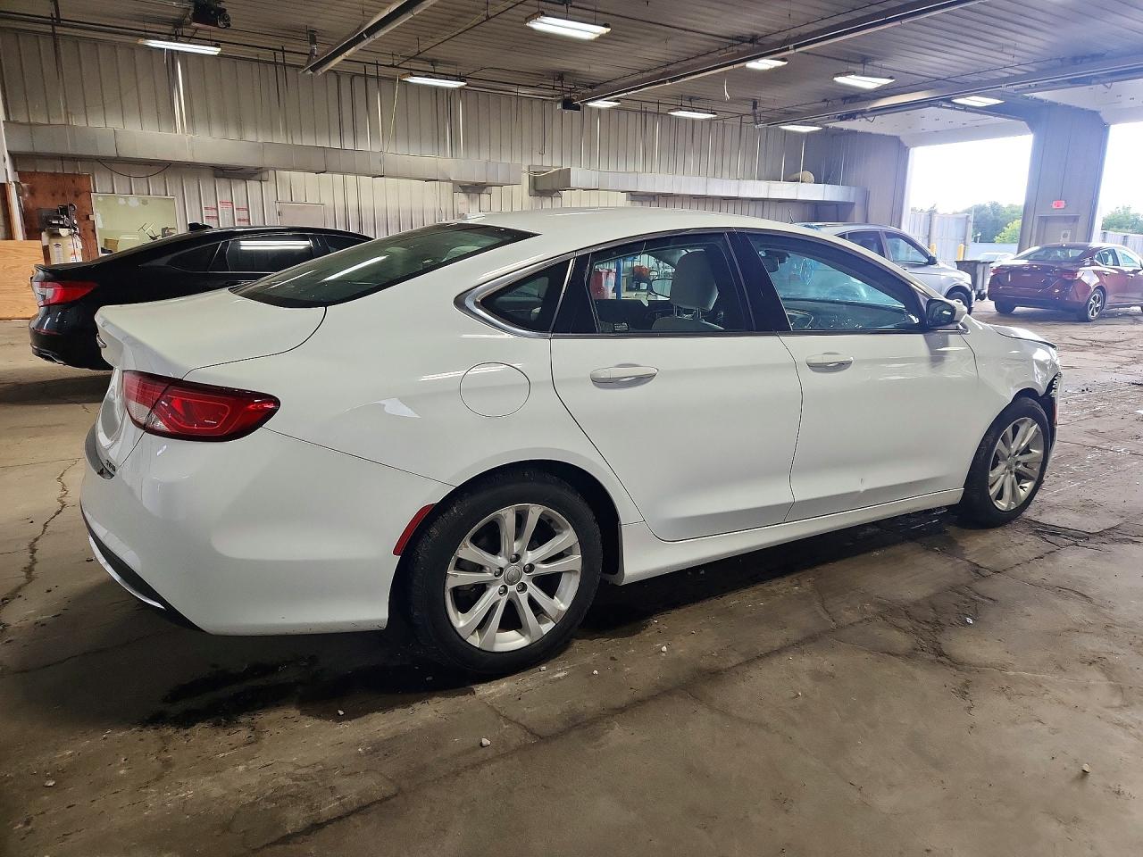 2016 CHRYSLER 200 LIMITED — снимка 3